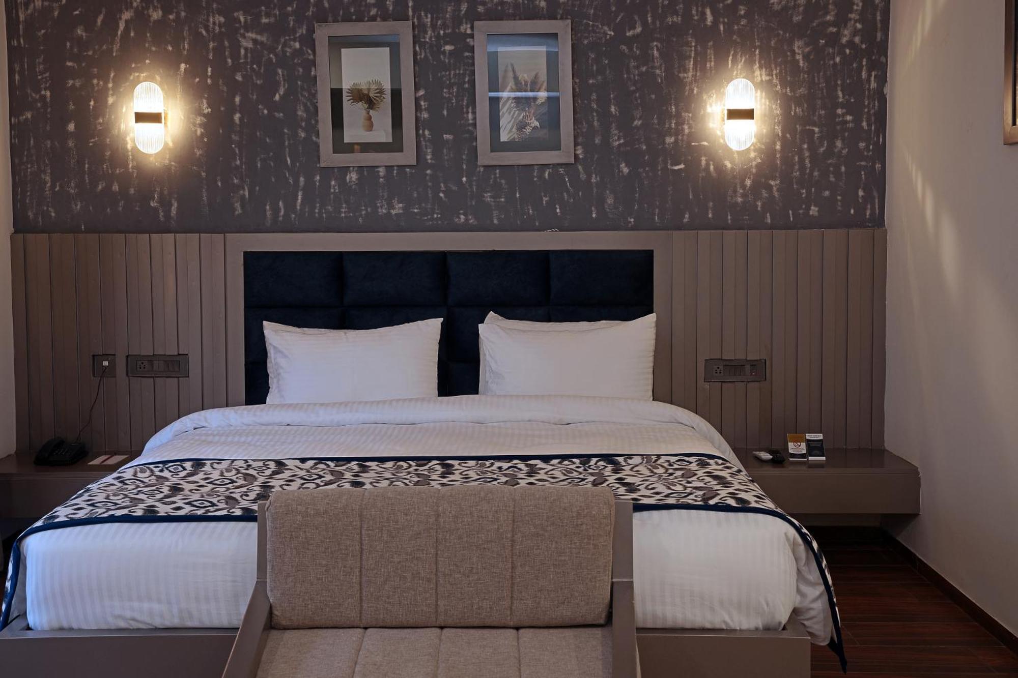 Grand Continent Anjuna A Sarovar Portico Affiliate Hotel Near Anjuna And Vagator Beach Ngoại thất bức ảnh
