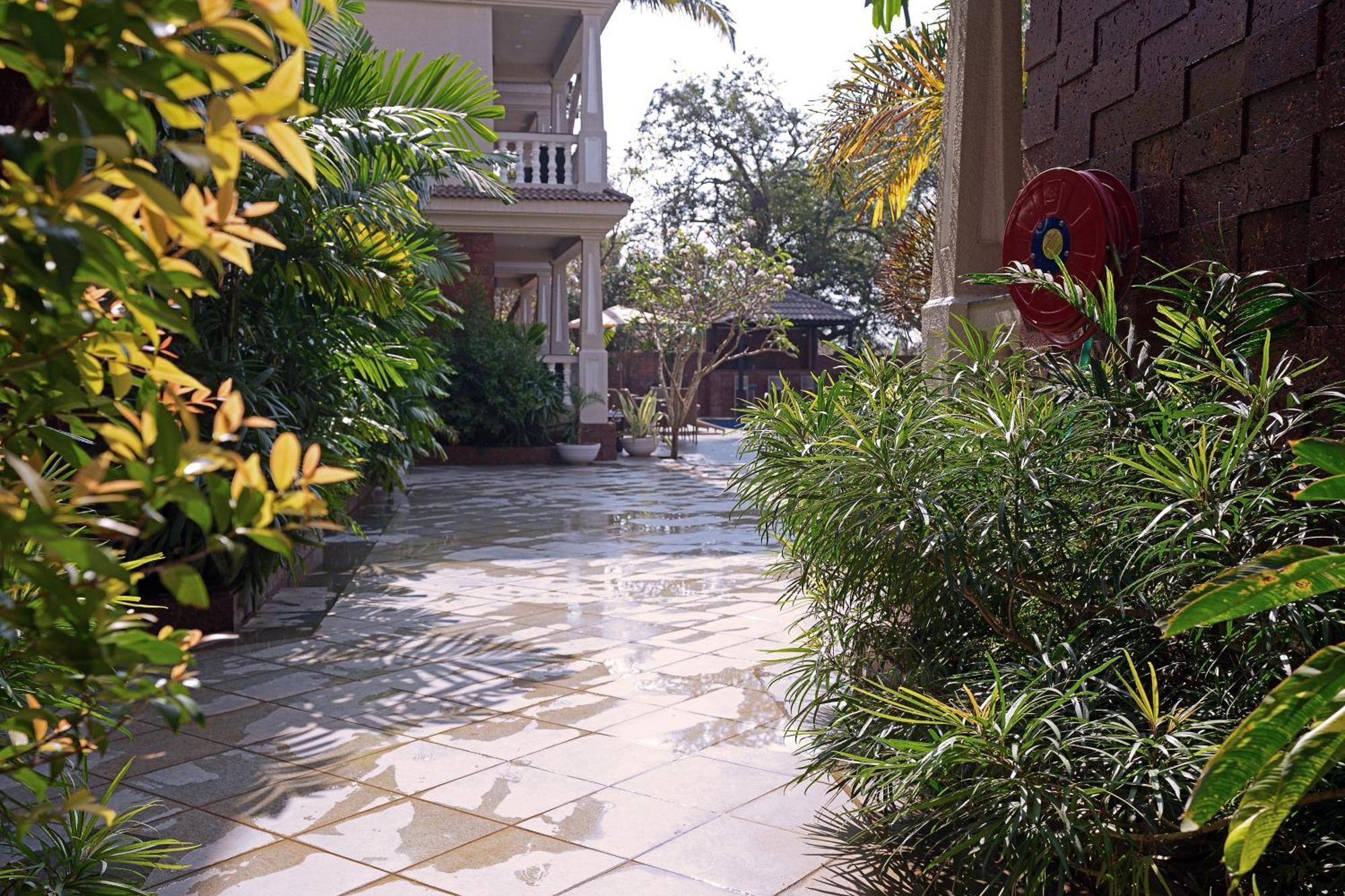 Grand Continent Anjuna A Sarovar Portico Affiliate Hotel Near Anjuna And Vagator Beach Ngoại thất bức ảnh